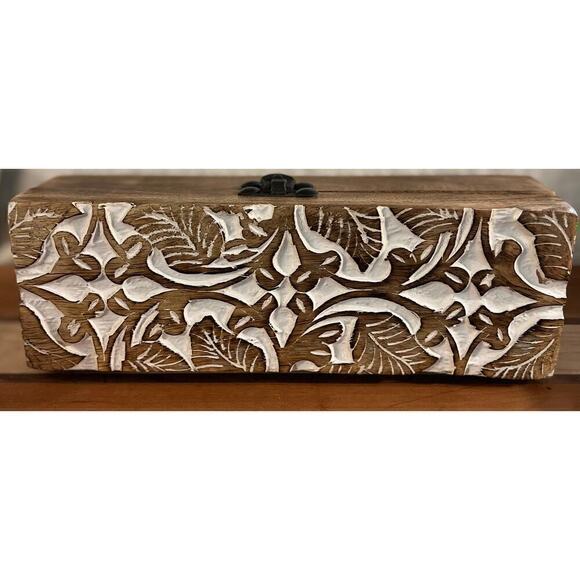 Hand Carved Wooden Trinket box - Picture 2 of 9